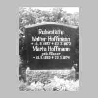 016-1002 Grabstein der Eheleute Hoffmann aus Friedrichsthal.jpg